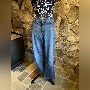 L.L.Bean Favorite Fit Medium Wash Jeans 10